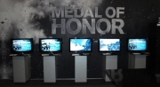 Medal of Honor - Der Stand von Medal of Honor von der gamesCom 2010. Im Inneren befinden sich 16 PlayStation 3 und 8 AMD Eyefinity powered PCs.