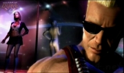 Duke Nukem Forever - Der Duke steht in einem Striptease-Lokal.