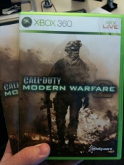 Call of Duty: Modern Warfare 2 - Packshot XBox 360 mit Call of Duty im Titel.